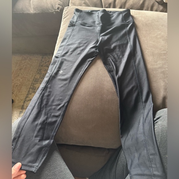 Under armour black leggings/ compression HEATGEAR medium - Picture 1 of 3